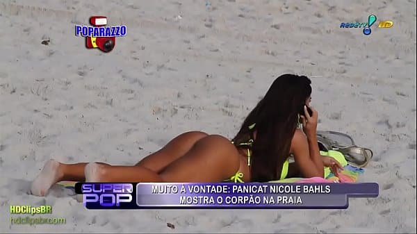 Nicole bahls nua na praia mostrando o seu corpo lindo